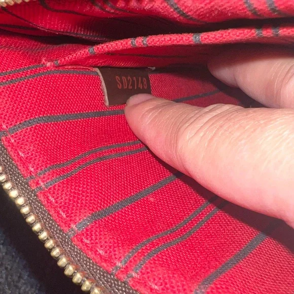 Louis Vuitton Brown Neverfull Wristlet - Picture 7 of 7